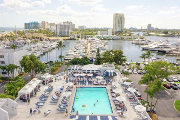 Bahia Mar Fort Lauderdale Beach- A DoubleTree By Hilton image 13